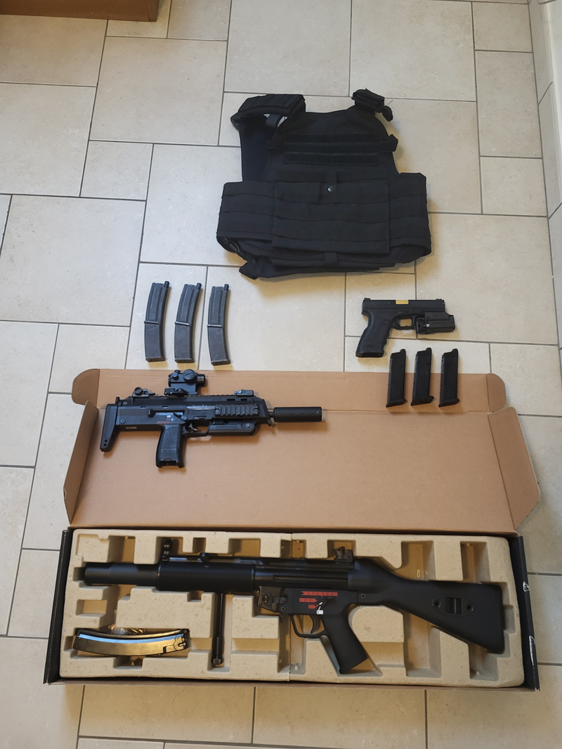 Afbeelding 1 van LOT airsoft spullen MP7/MP5 en meer