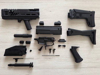 Imagen 2 de CZ Scorpion EVO, dissasembled, with upgrades