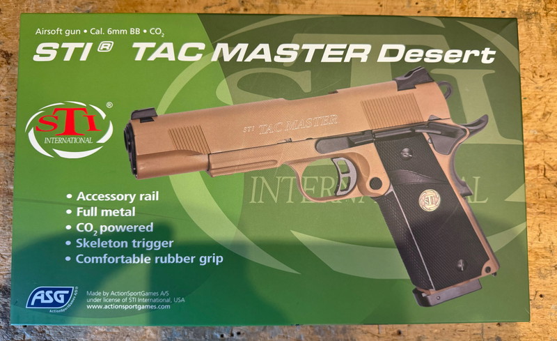 Afbeelding 1 van ASG Airsoft Handgeweer - STI TAC MASTER Desert