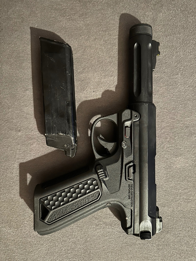 Image 1 for Aap-01 met 1 magazijn.