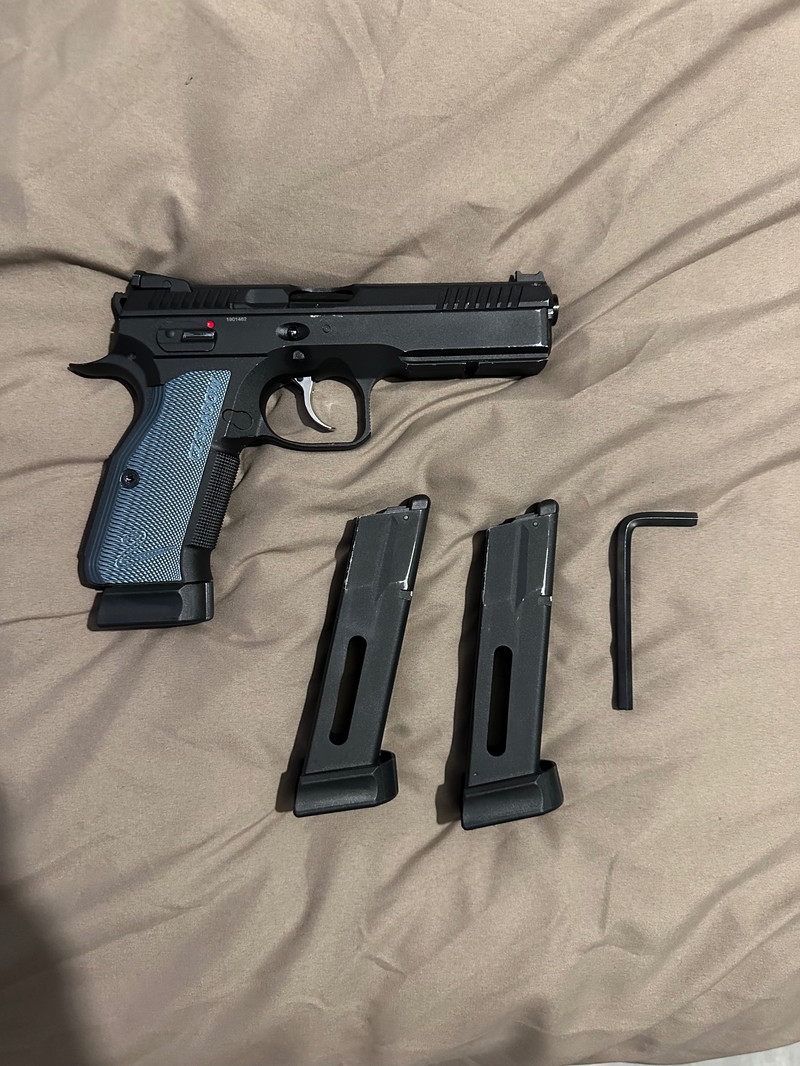 Image 1 for CZ shadow 2 + 2 mags