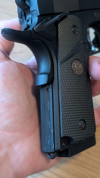 Bild 4 für KJ KP-07 1911 MEU CO2 & GAZ + new Surefire x300 + 4 magazines