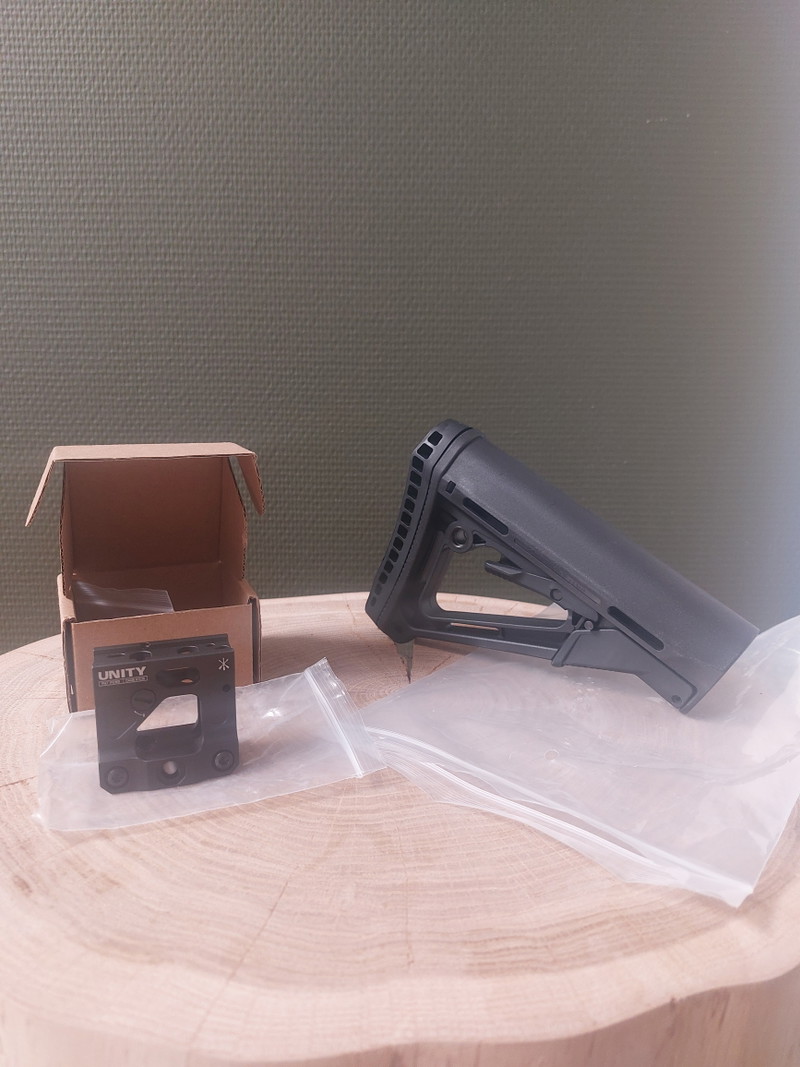 Afbeelding 1 van Nieuw repro magpul ctr stock + repro unity fast mount