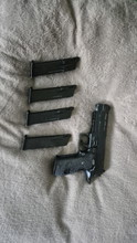 Afbeelding van SIgSauer P226 S + 4 magazijnen (CO2)