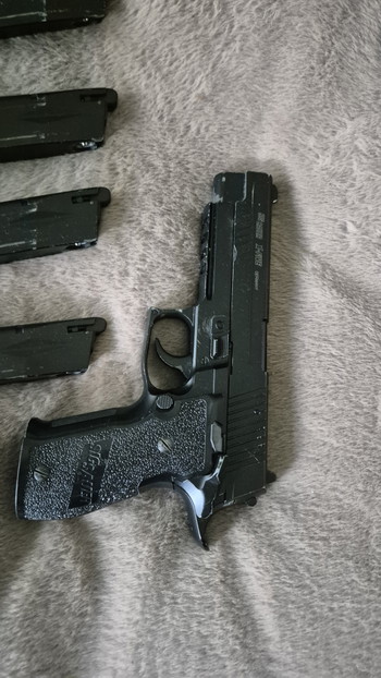 Image 2 for SIgSauer P226 S + 4 magazijnen (CO2)