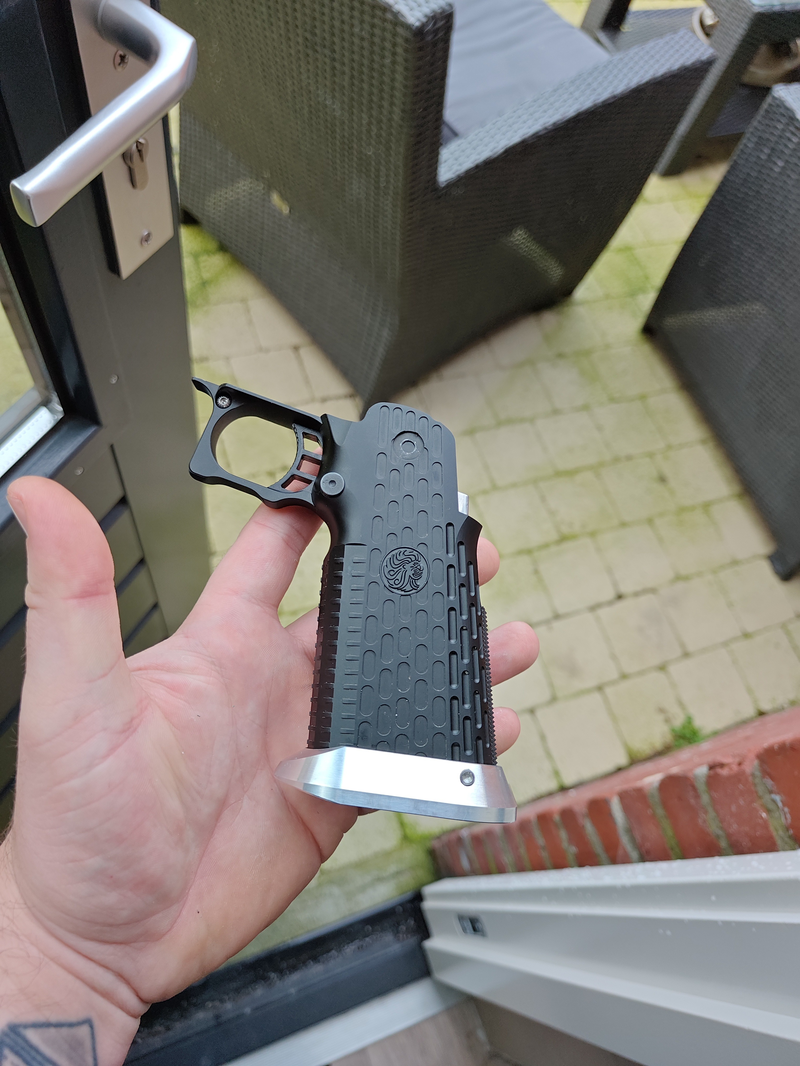 Afbeelding 1 van Limcat type 13 grip Hi capa