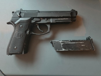Imagen 2 de Kjw M9 met 1 magazijn goed gebruikt