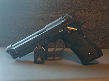 Bild 3 für Kjw M9 met 1 magazijn goed gebruikt