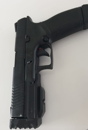 Imagen 2 de Combat Adaptive Pistol met scary supressor