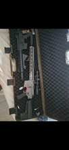 Afbeelding van Krytac DMR met polarstar v2 vortex scope en rode afwerking.