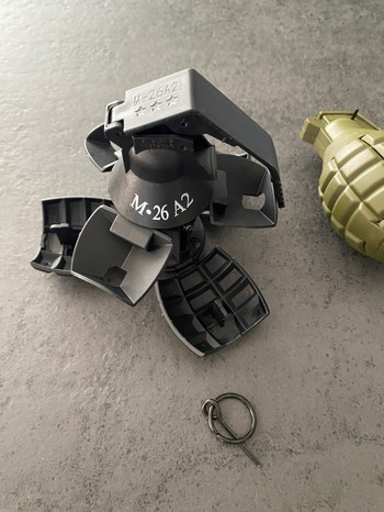 Bild 3 für 2h grenades  mécanique réalistes neuves