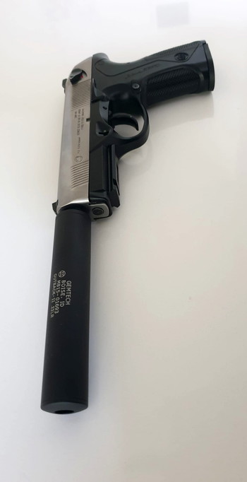 Imagen 4 de TOKYO MARUI BERETTA PX4 met full metal gemtech demper