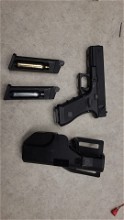 Afbeelding van KJW Glock 18c met 3 mags en een holster