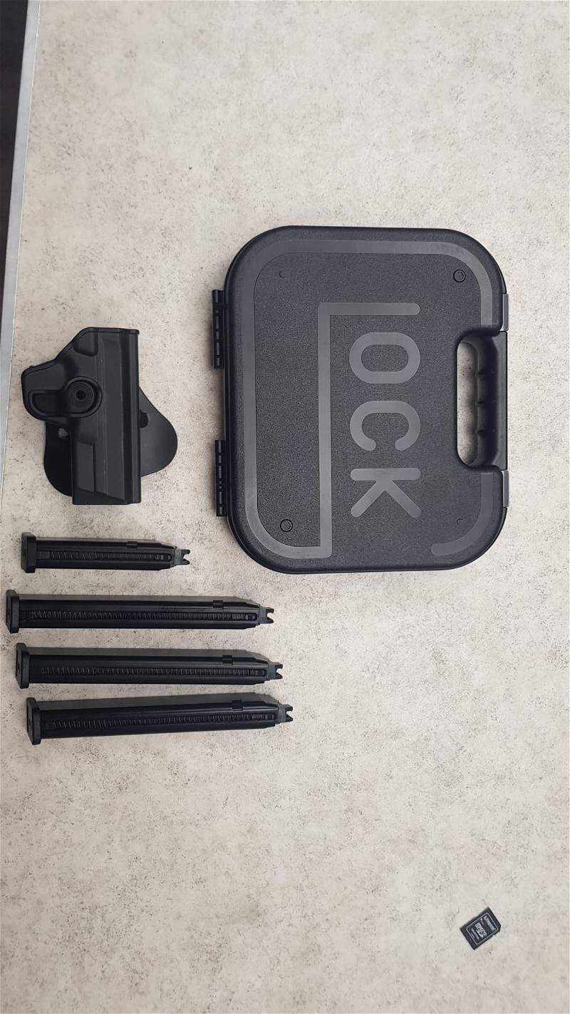 Afbeelding 1 van we extended glock mags, koffer er holster.