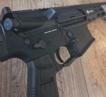 Afbeelding 10 van Wolverine Forged Tactical MTW XBR (10 Inch) Battery Grip + Magazijnen & Attachments. (Garantie)