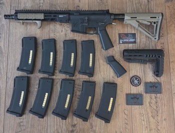 Afbeelding 2 van Wolverine Forged Tactical MTW XBR (10 Inch) Battery Grip + Magazijnen & Attachments. (Garantie)