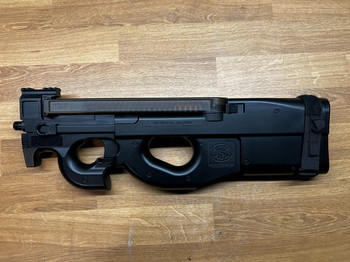 Afbeelding 4 van Cybergun P90 upgraded