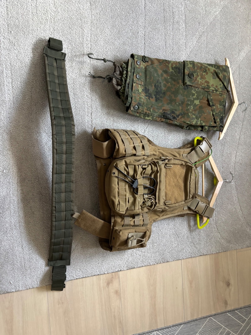 Plattenträger & Gürtel (2) & sonstiges – 1. kép