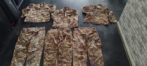 Bild für Camouflage kleding maat L