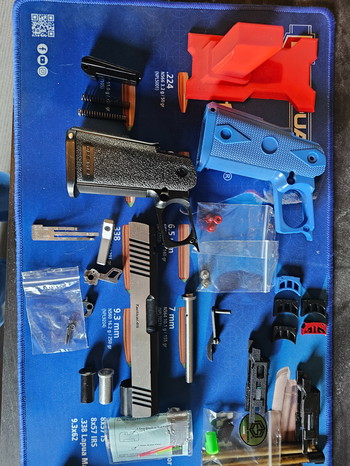 Afbeelding 3 van Hicapa met holster en parts