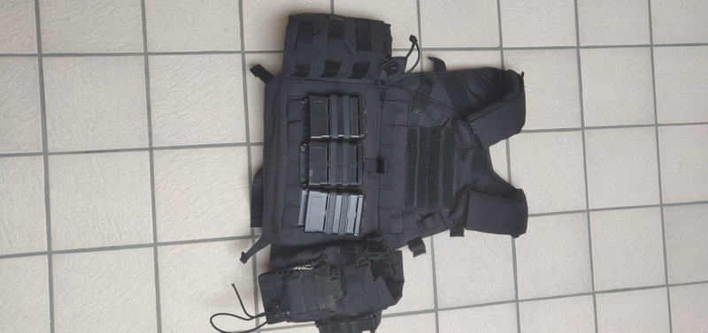 Afbeelding 1 van invader gear plate carrier +belt met fast mags