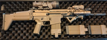 Image 3 pour VFC SCAR-H GBBR with 8 magazines and accessories