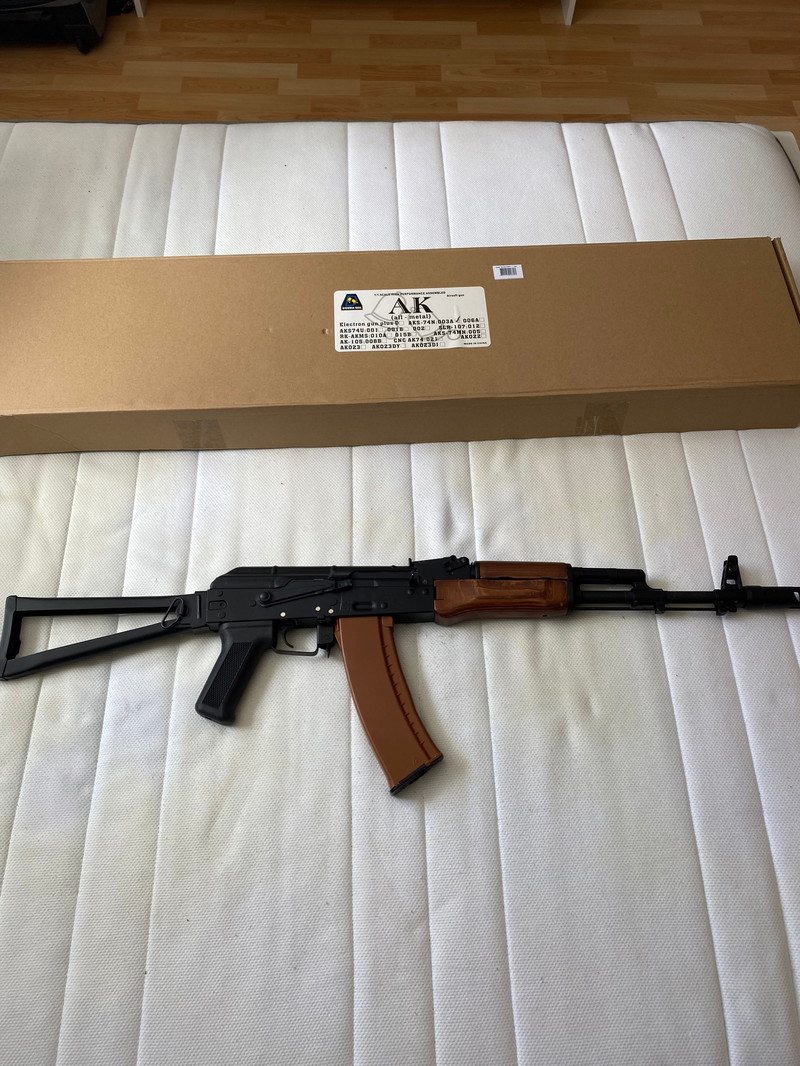 Image 1 for replique AEG AKS-74N acier & bois 1.0J avec 1 batterie neuf