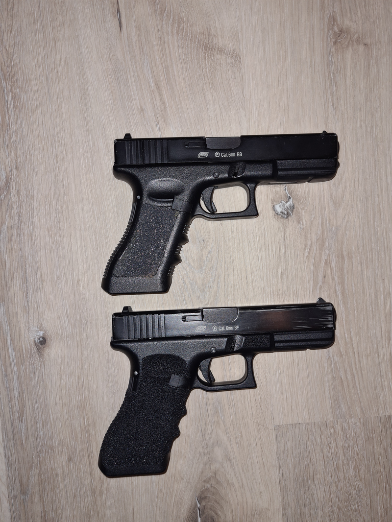 Afbeelding 1 van 2x ASG Glock 17 Samen €150,-