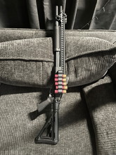 Bild für VELITES G-VI gas shotgun met reddot en 13 shells