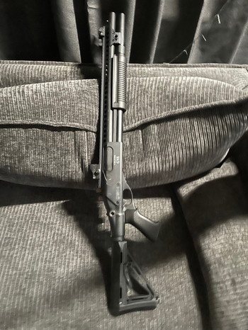 Imagen 2 de VELITES G-VI gas shotgun met reddot en 13 shells