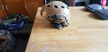 Bild 5 für Emerson FAST Helmet PJ Tan met Earmor headset