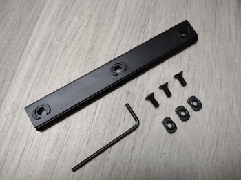 Afbeelding 2 van 13 slots M-Lok Rail Mount Aluminium