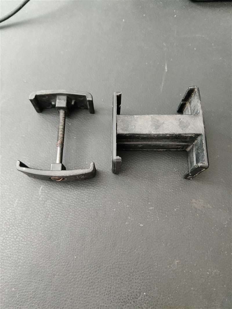 Image 1 for 2x Twin Mag clips