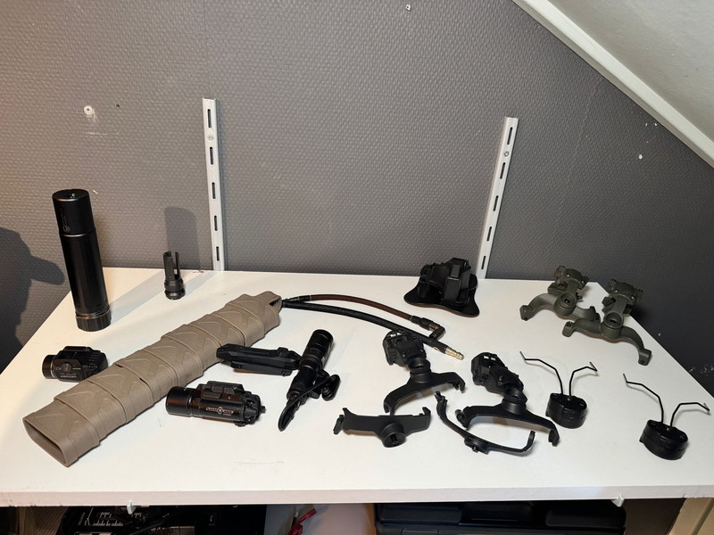 Imagen 1 de Flashlight, Magazine puller, Supressor, Holster glock