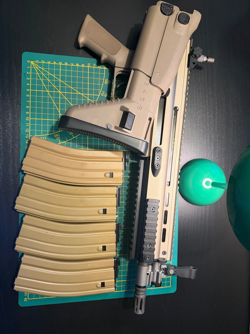 Afbeelding 1 van WE SCAR-L V2 met 4 mags