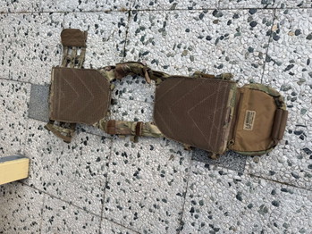 Image 3 for Warrior Assault Systems plate carrier MultiCam + pouches