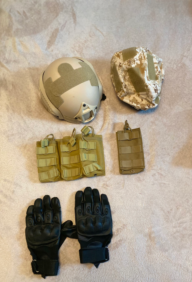 Image 1 for Helmet | Helmet cover | Triple magazine pouch | magazine pouch | Zwarte Handschenen