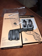 Afbeelding van Magpul rail light mount R