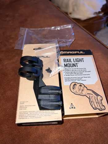 Image 3 for Magpul rail light mount R