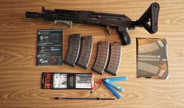 Bild für G&G RK74-E Airsoft Replica | Compleet pakket met Folding Stock, 4 Mags & LiPo's
