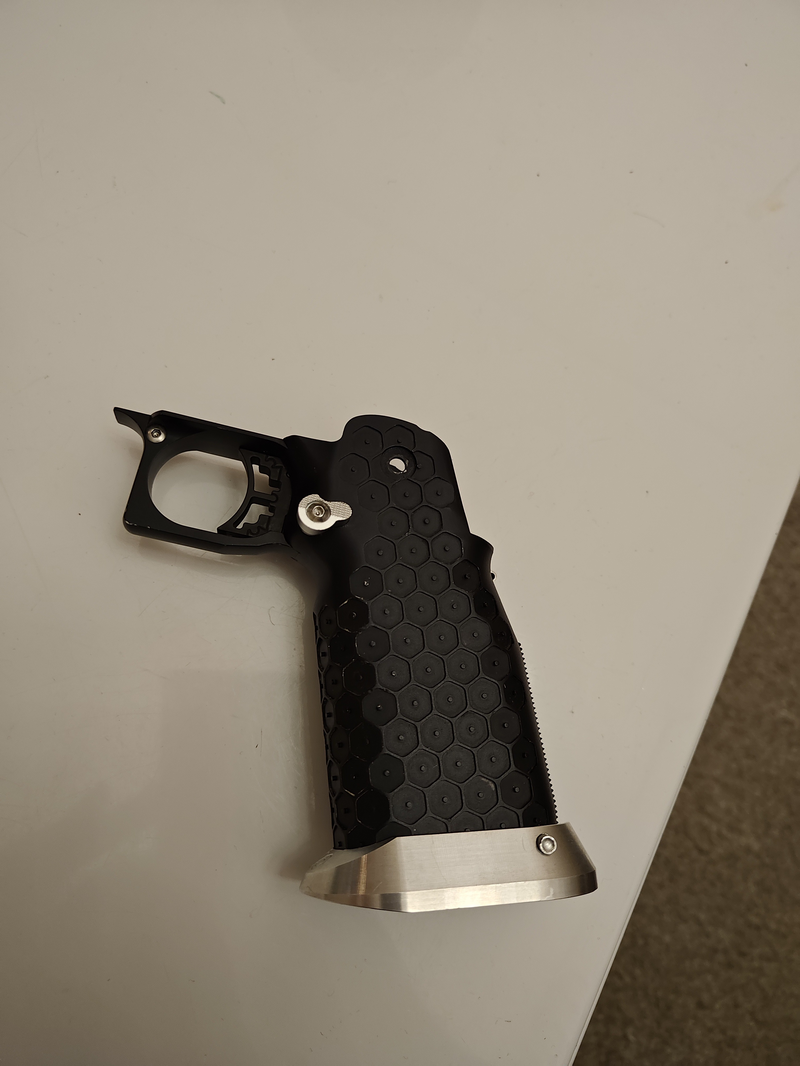 Image 1 for Bomber Aluminium hicapa grip