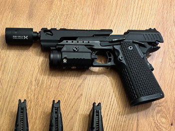 Bild 2 für Novritsch SSP5.1 F-mark + 3 magazijnen + optic rail adapter