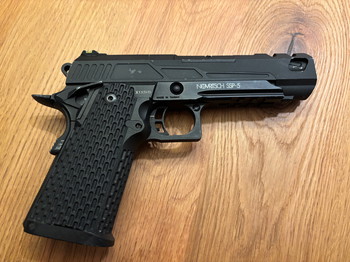 Bild 4 für Novritsch SSP5.1 F-mark + 3 magazijnen + optic rail adapter