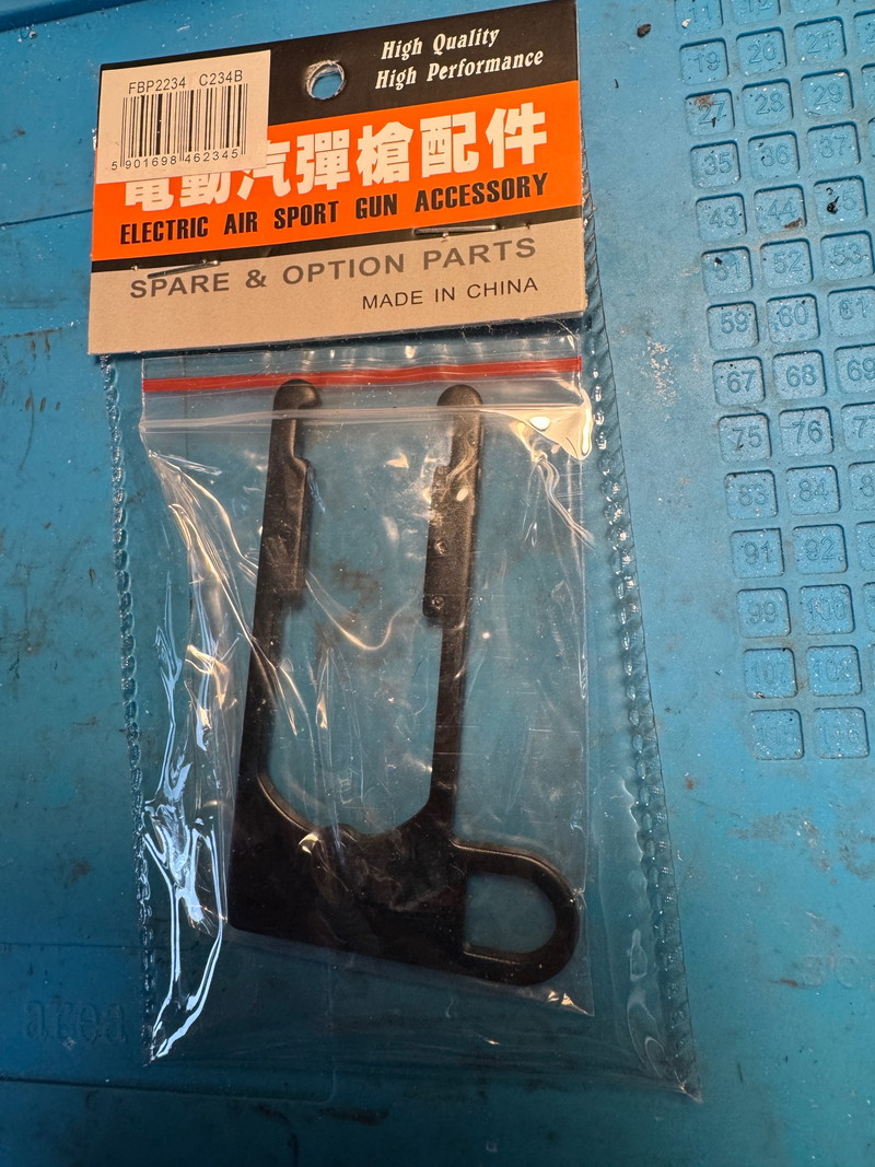 Afbeelding 1 van GRATIS AMBIDEXTROUS AK SLING PLATE