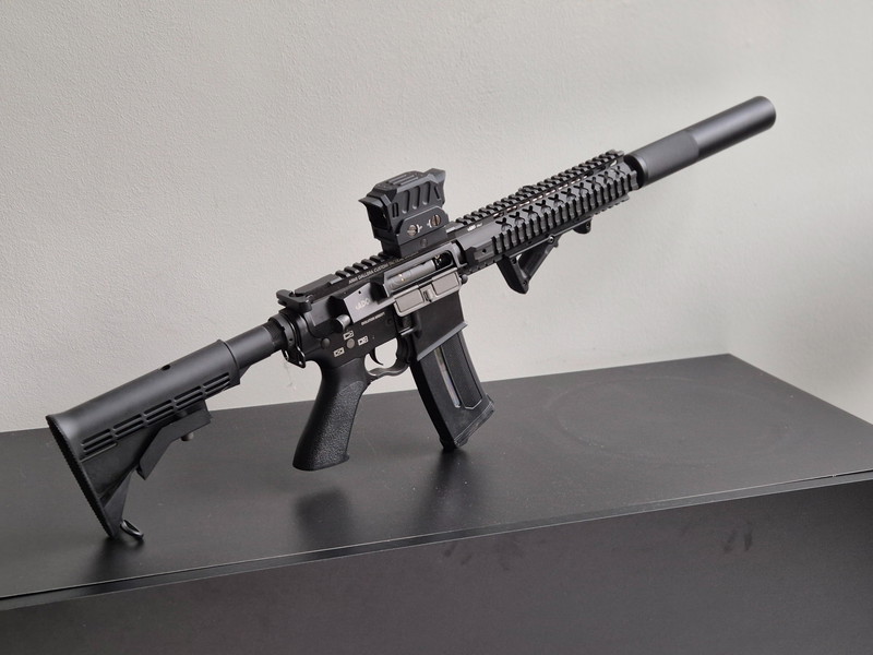 Imagen 1 de ADC EH07-AR | M4 Bodyguard Black | AEG