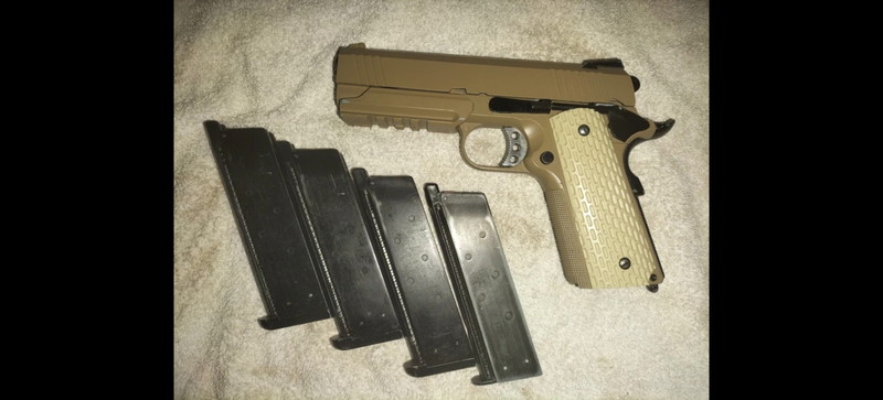 Afbeelding 1 van G.S.G 1911 Tactical tan Full Metal 4 mags