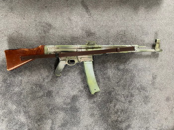 Afbeelding 2 van STG44 + Luger P08 + koffer etc.