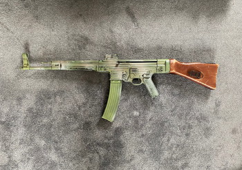 Afbeelding 4 van STG44 + Luger P08 + koffer etc.