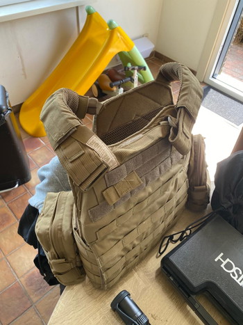 Bild 5 für Lot airsoft materiaal (ARP9 Battle grey, Tokyo Marui Hi Capa 5.1, Novritsch SSP18, WAS Plate Carrier)