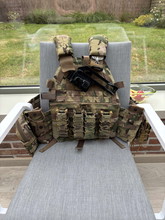 Image for Invader Gear Plate Carrier met verschillende pouches multicam